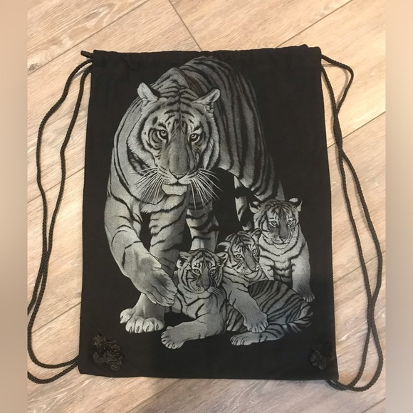 Tiger Print Drawstring Backpack - Picture 3 of 5
